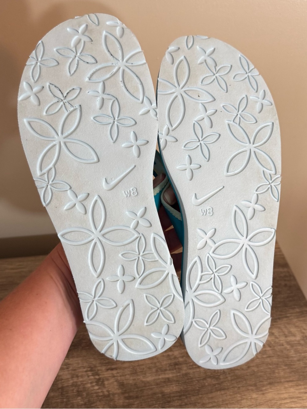 Nike Celso Flip Flops Blue White Women’s Size 8 Sandals Summer Beach Pool - Picture 2 of 4